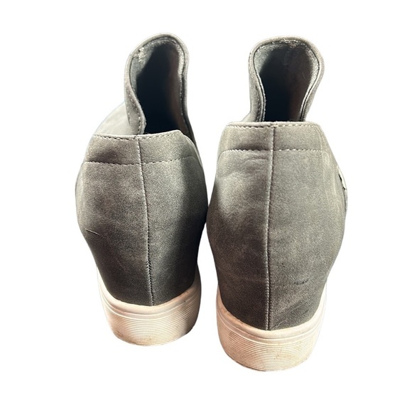 Journee Collection Cardi Wedge Sneaker in Gray Size 10 - Picture 5 of 8